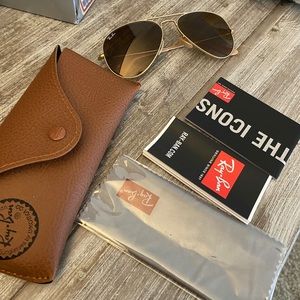 Ray-Ban aviators matte gold frame brown lens